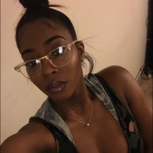 Meet your Posher, Shaey